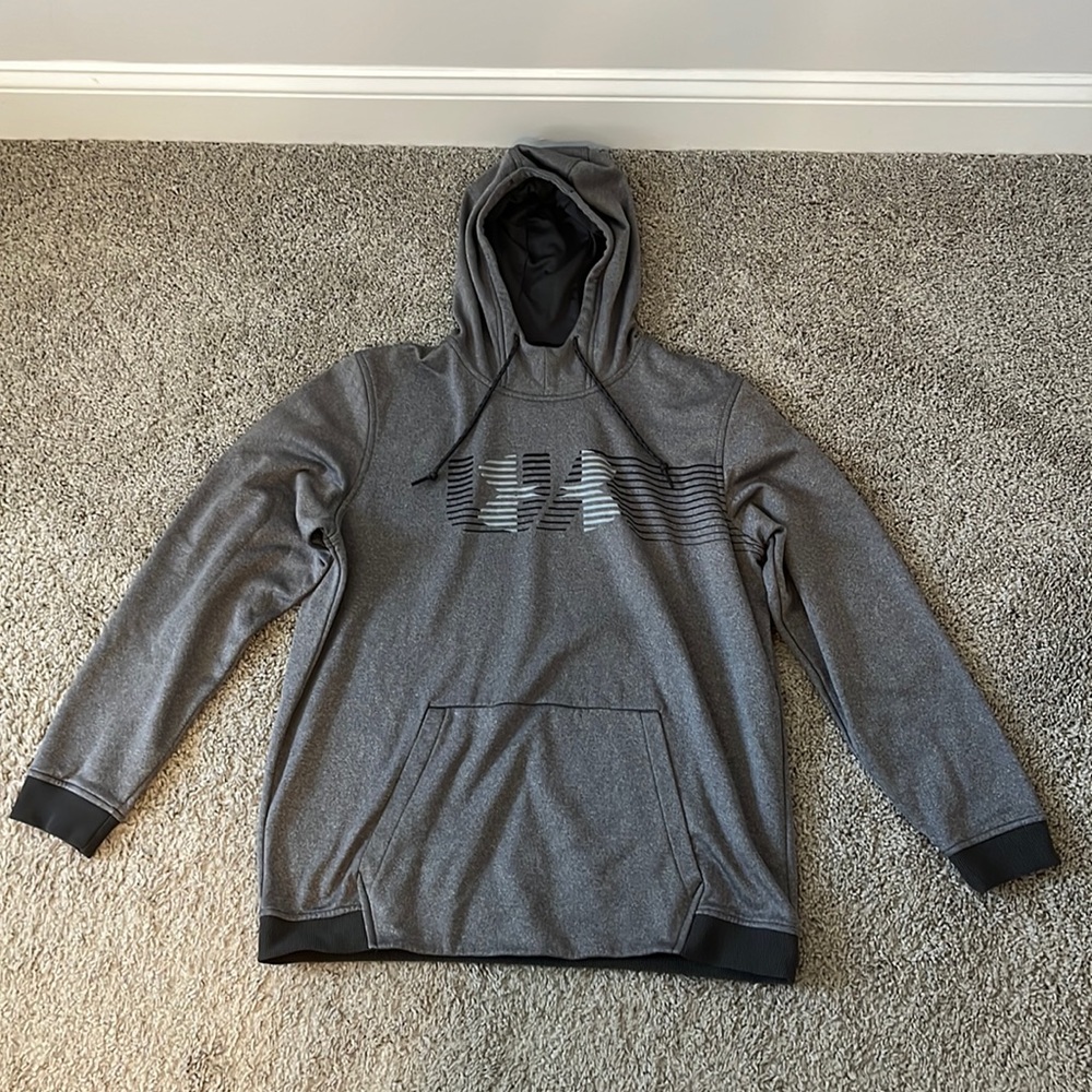 UA Men’s hooded sweatshirt